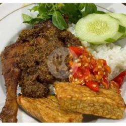 Nasi Ayam Tahu Tempe