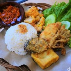 Ayam Geprek Gobyos Sambel Terasi