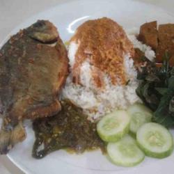 Nasi Padang Bawal Goreng