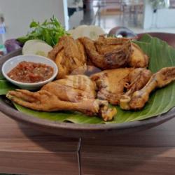 Ayam Goreng Ekor (tanpa Kepala Dan Ceker)