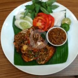 Ayam Penyet Kalasan