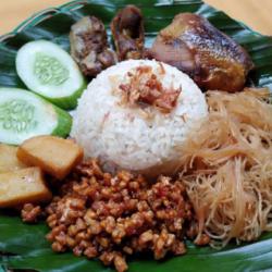 Nasi Uduk Ayam Goreng   Ati Ampela Goreng ( Random )