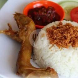 Penyetan Kepala Ayam Goreng   Telur