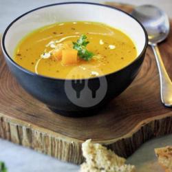 Thai Green Curry Pumpkin Soup