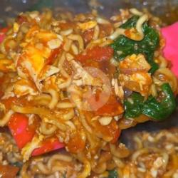 Indomie Nyemek Telur   Es Capucino