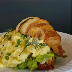 Avocado And Egg Croissant