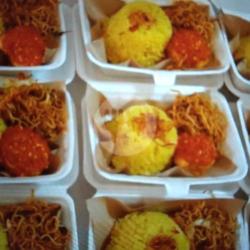 Nasi Kuning Telor Balado