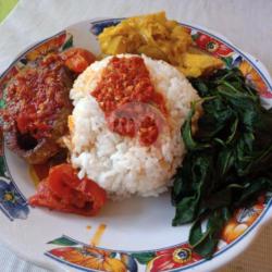 Nasi   Ikan Tongkol Balado   Sayur   Sambel