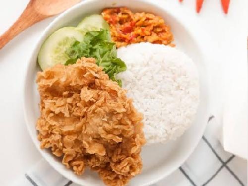 Ayam Crispy Petrani3, Panakkukan/Tamamaung/Petrani3