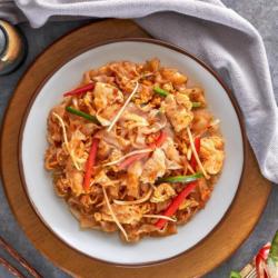 Kwetiaw Goreng Pedas Dengan Daging Ayam