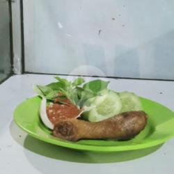 Lalapan Kepala Ayam