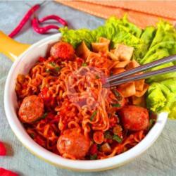 Mie Pedas   Bakso