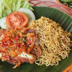 Indomie Ayam Geprek Sambel Korek