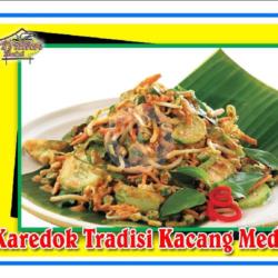 Karedok Tradisi Nasi Telur Rebus