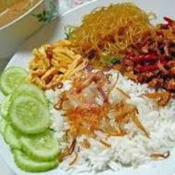 Nasi Uduk Kumplit Manyoss