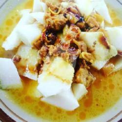 Lontong Kari Sapi Telor Bebek (dadar/ceplok)