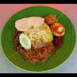 Nasi Kuning Kumplit