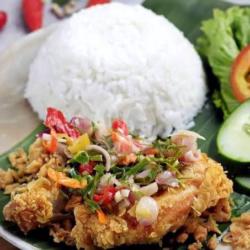 Lalapan Ayam Geprek Sambel Matah