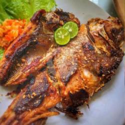 Ikan Bakar Kakap Putih,sambal,lalab Es Teh Manis