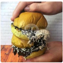 Burger Bakar Manis Isi Dua Paket
