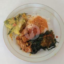 Nasi Ikan Emas Gulai