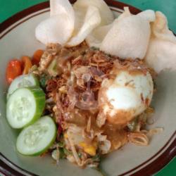 Gado,gado Lontong Telor Bulat