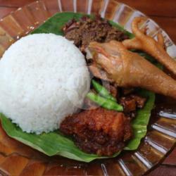 Nasi Gudeg Paha Bawah