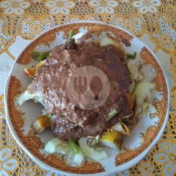 Rujak Cingur Lontong