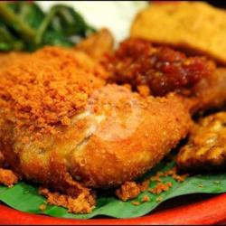 Promo Berdua Mak Nyosss : 2 Ayam Geprek   2 Nasi Urap   2 Syrup Orange Marjan Dingin