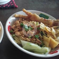 Mie Ayam Ceker Pedas