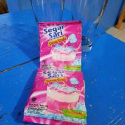 Es Segar Sari Susu Soda Rasa Strawberry