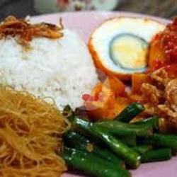 Nasi Gurih  Ayam (goreng,rendang,gulai)