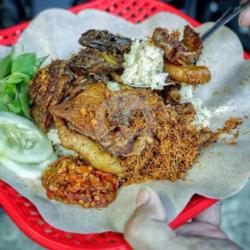 Nasi Babat Goreng Serundeng Sambel Lalapan