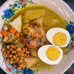 Lontong Kari Telor Acar Segar