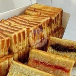 Roti Bakar Coklat Selay(nanas/strobery/bluebery) Susu