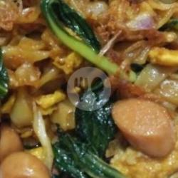 Kwetiaw Goreng / Kuah Sosis