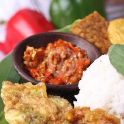 Nasi Telur Dadar Plus Tahu/tempe