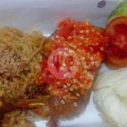 Ayam Penyet(dada) Sambal Korek Geprek   Indomie Goreng