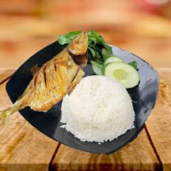 Ikan Benggol   Nasi   Teh Obeng