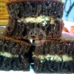 Martabak Blackforest Keju Coklat