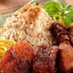 Nasi Ulam Ayam Goreng