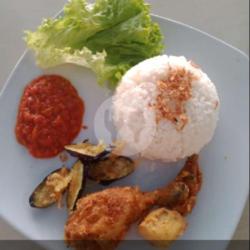 Pecel Ayam Plus Nasi