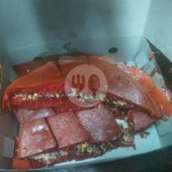 Red Velvet Kacang Coklat Keju