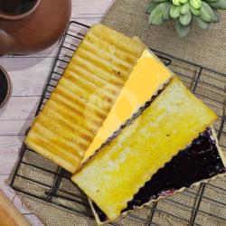 Roti Bakar Durian   Blueberry