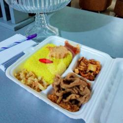 Nasi Kuning Usus Crispy