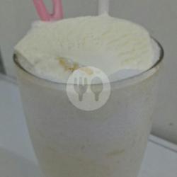 Milkshake Vanilla Float