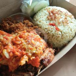 Nasi Liwet Hijau Ayam Penyet Merah