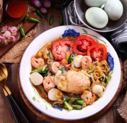 Kwetiau Tomat Udang Bakso Ikan Telor