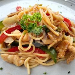 Spaghetti/fettucine Aglio Olio O Chicken/prawn