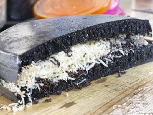 Martabak Black Bandung Halim Bukittinggi, Samping Rumah Makan Saiyo